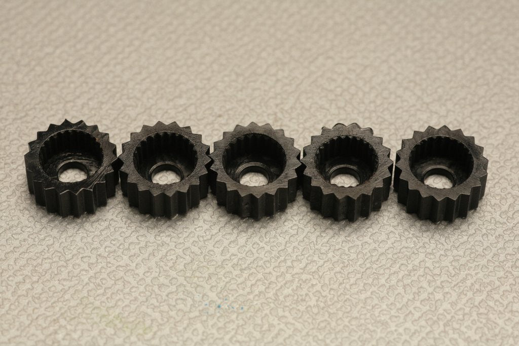Mugen Seiki B0430A Servo Horn Adapter Set (5)